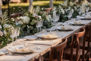 Mise en place elegante all'aperto
