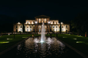La villa di notte