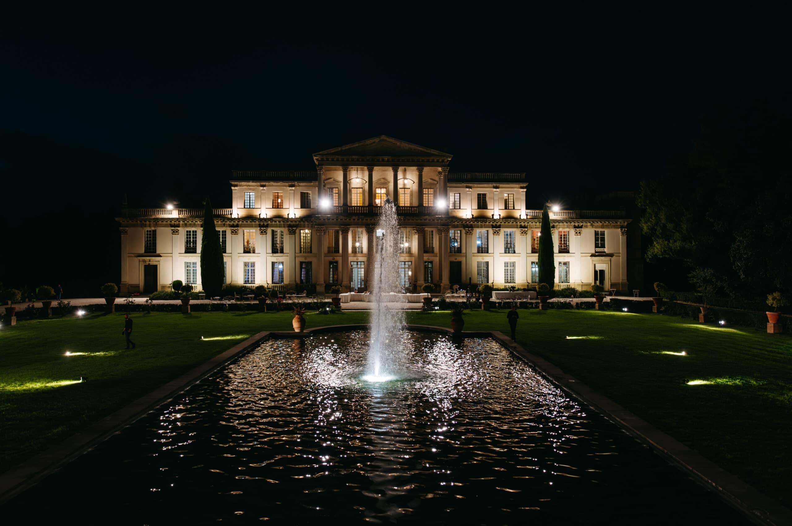 La villa di notte