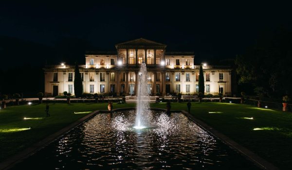 La villa di notte